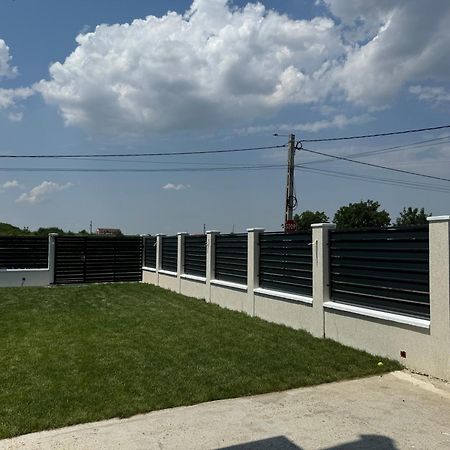 Casira Guesthouse Sînmartin Екстериор снимка