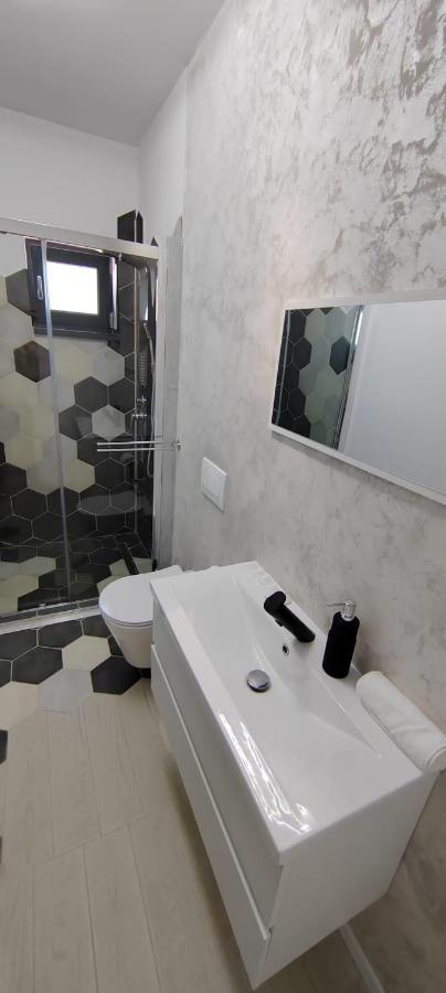Casira Guesthouse Sînmartin Екстериор снимка