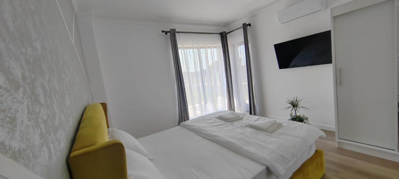 Casira Guesthouse Sînmartin Екстериор снимка