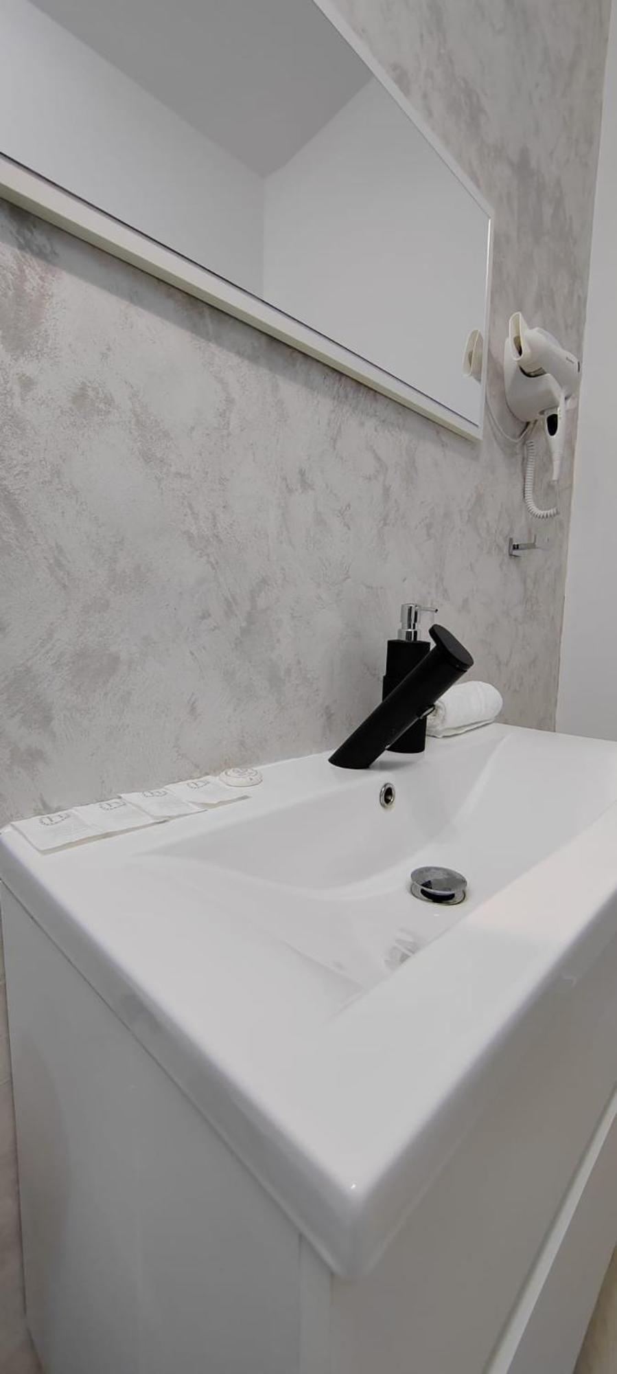 Casira Guesthouse Sînmartin Екстериор снимка